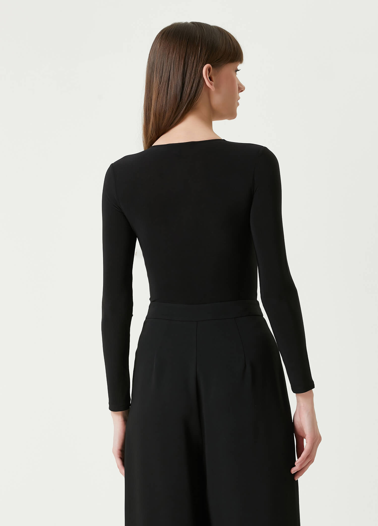 Siyah Düğüm Detaylı Body Siyah Düğüm Detaylı Body